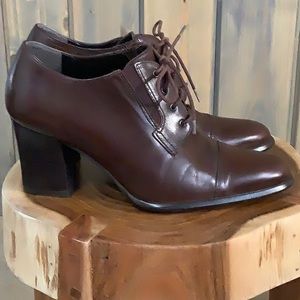 EUC Bandolino Vintage Oxford leather lace up bootie size 6.5 Brown Ernesta